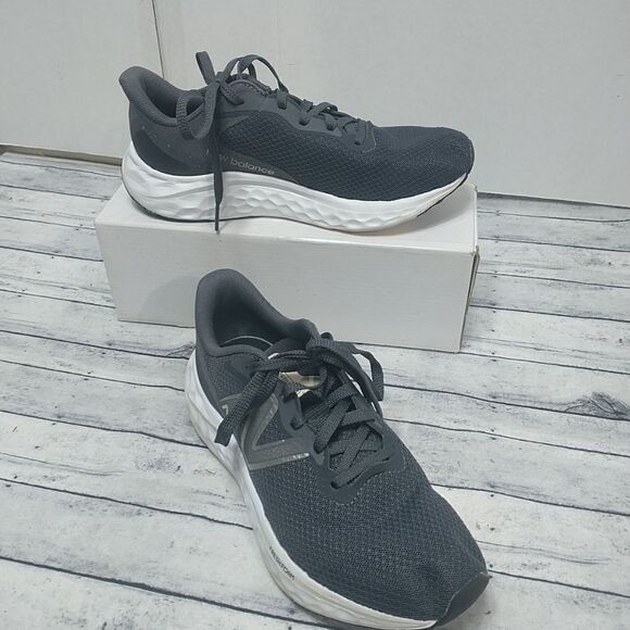 New Balance Unisex FF Arishi V4 WARISCM4 Black Running Shoes Sneakers M 5.5 W 7 - Picture 1 of 8